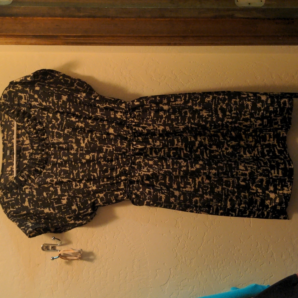 Black and tan print dress